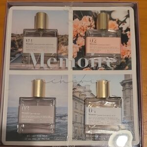 Memoire Chic Perfume Set with Gold Caps